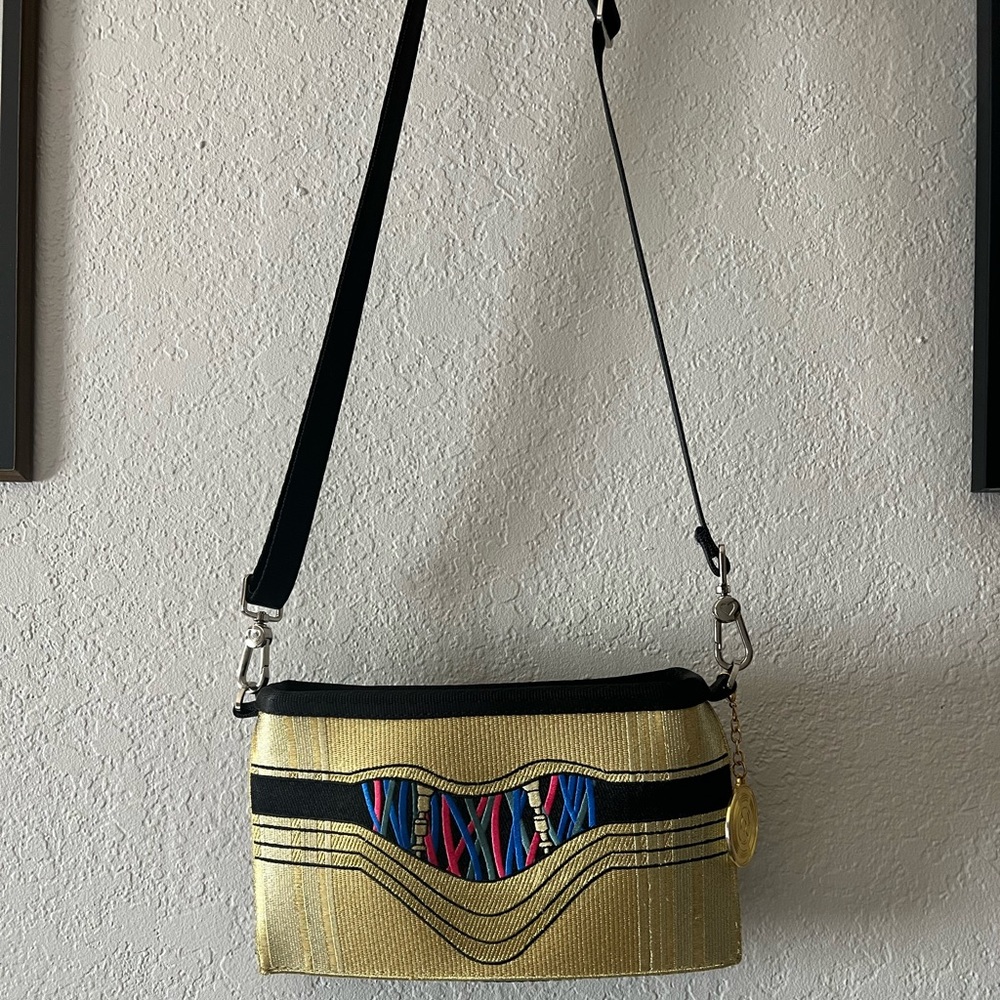 ❤️‍🔥 Shop Harvey’s x Star Wars C-3PO Hip/Crossbody Bag ❤️‍🔥
